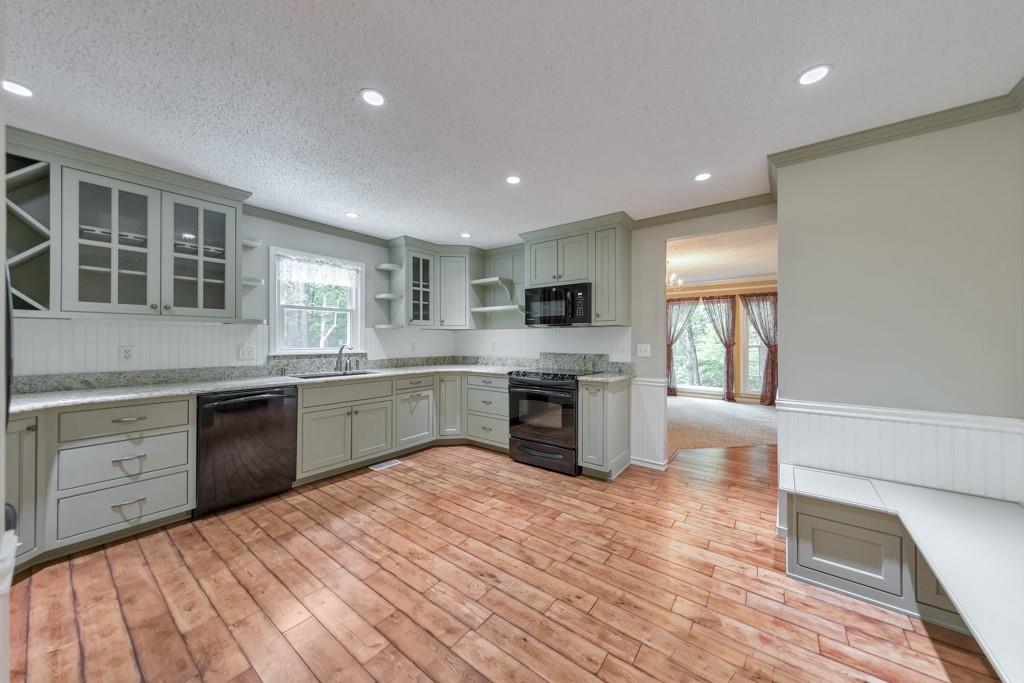 405 W Leslie Court