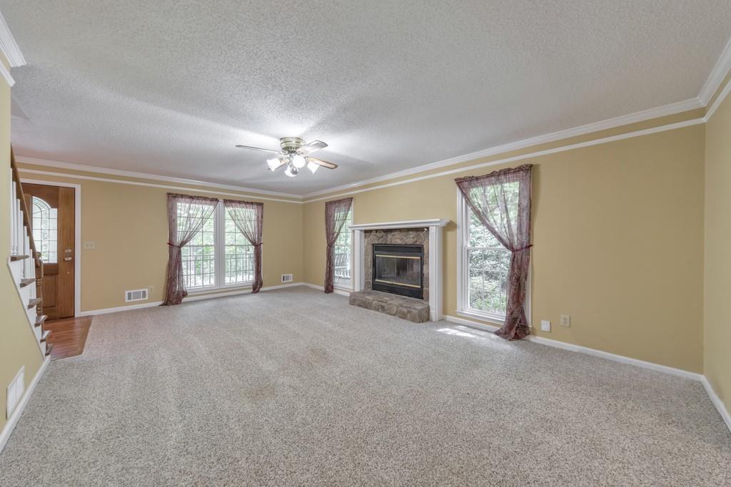 405 W Leslie Court