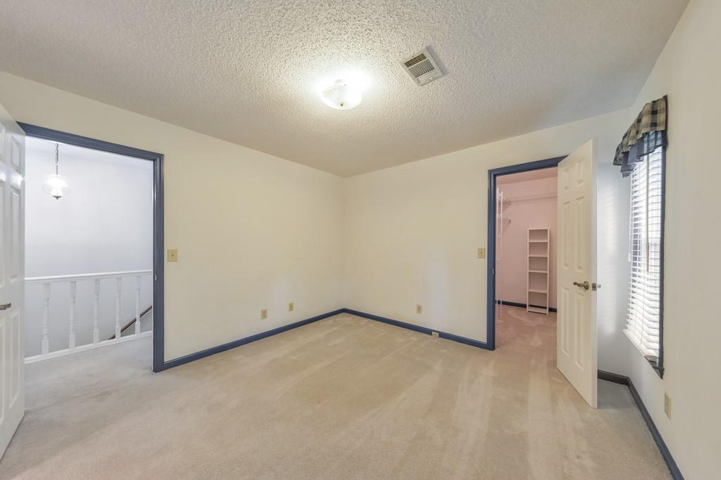405 W Leslie Court