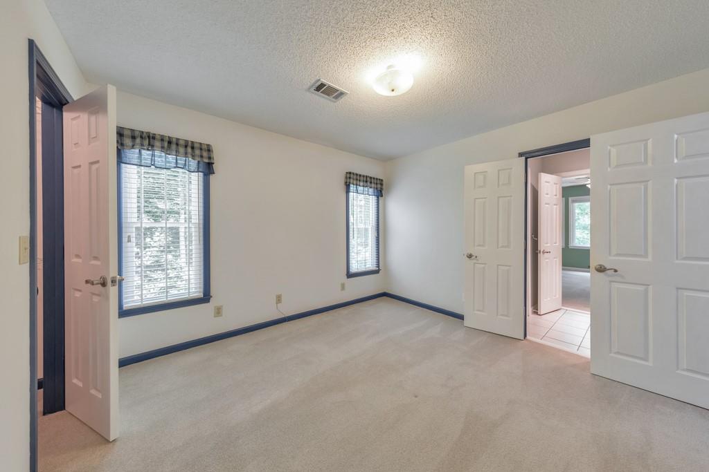 405 W Leslie Court