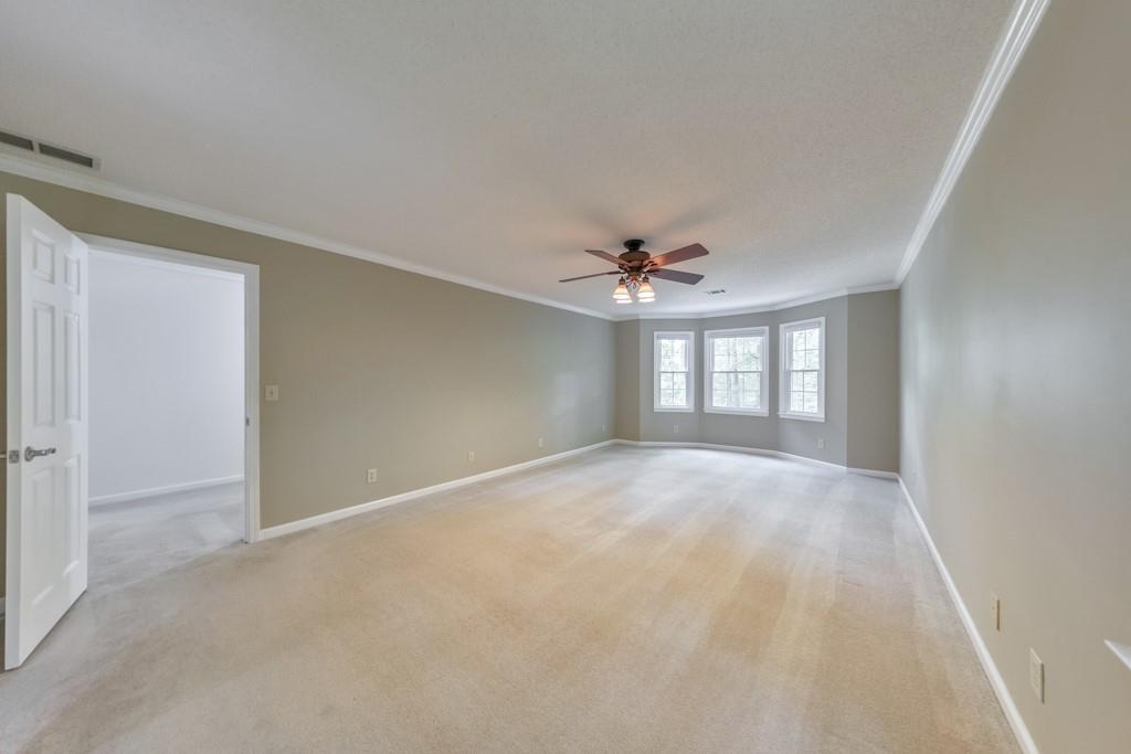 405 W Leslie Court