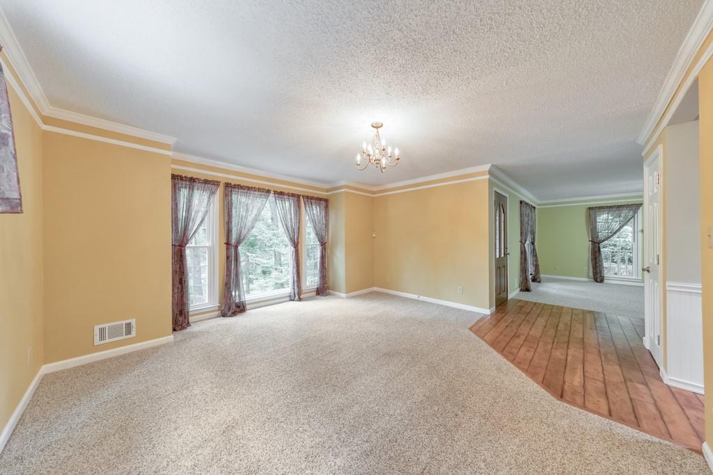 405 W Leslie Court