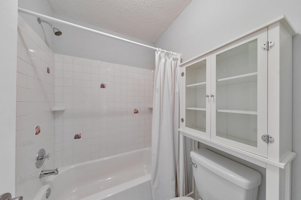 405 W Leslie Court