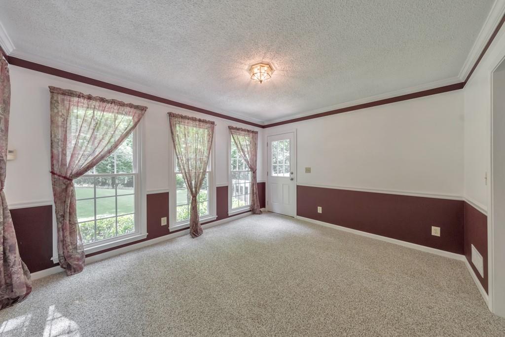 405 W Leslie Court