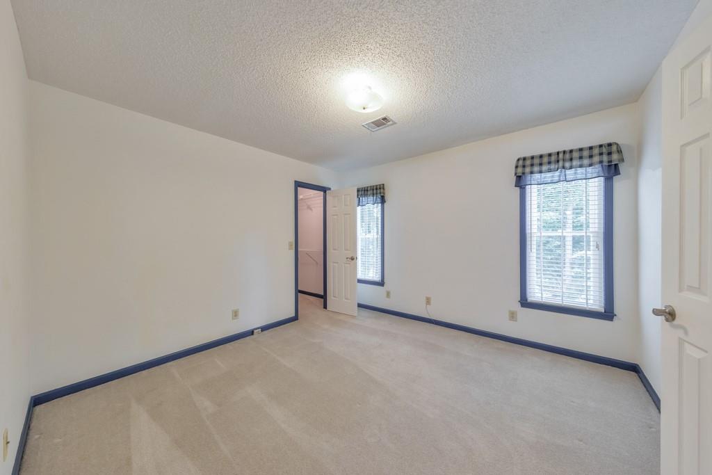 405 W Leslie Court
