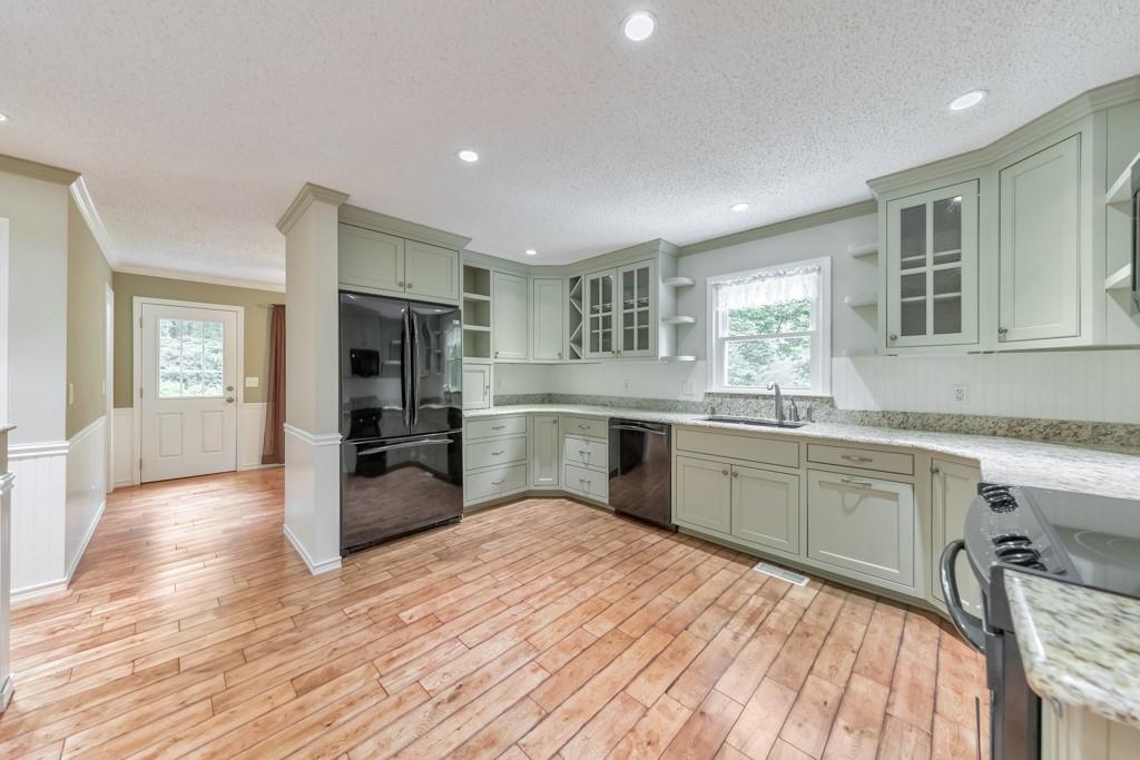 405 W Leslie Court