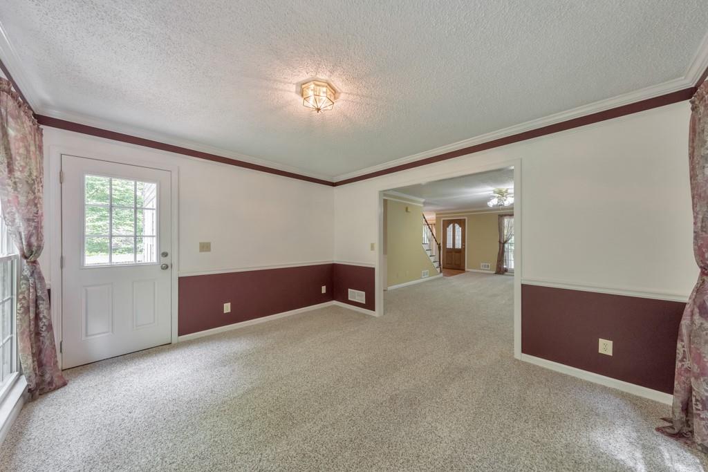 405 W Leslie Court