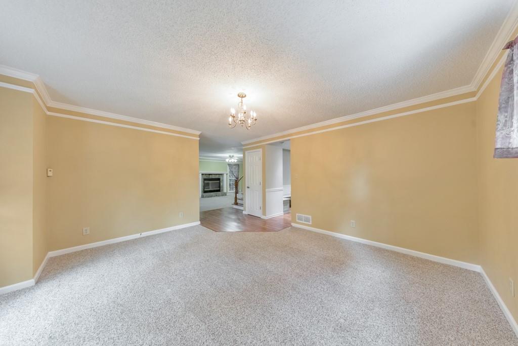 405 W Leslie Court