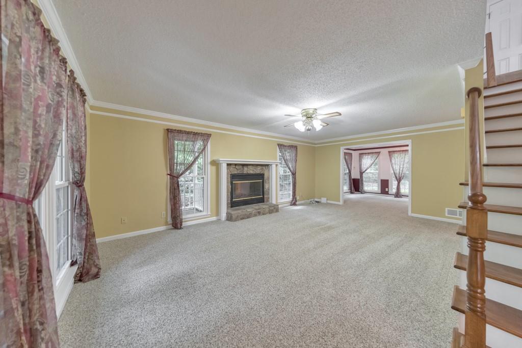405 W Leslie Court