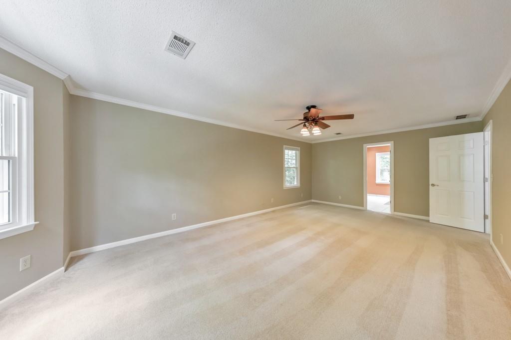 405 W Leslie Court
