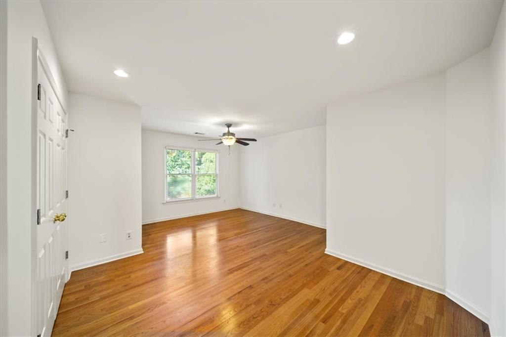 1560 Oak Park Cove