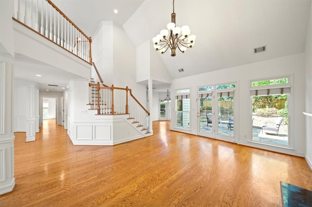 1560 Oak Park Cove
