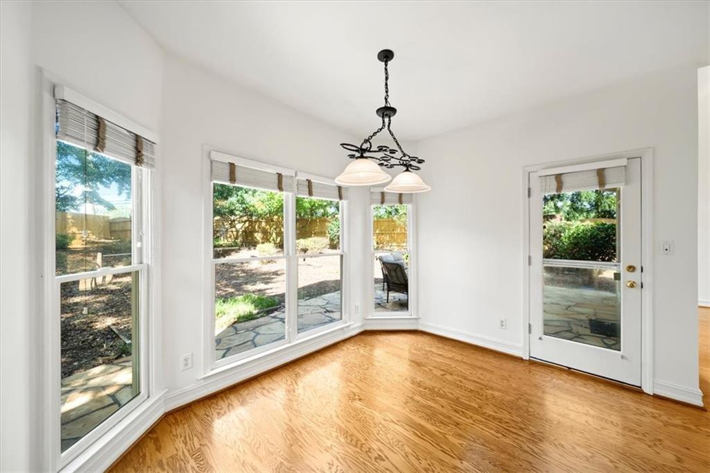 1560 Oak Park Cove