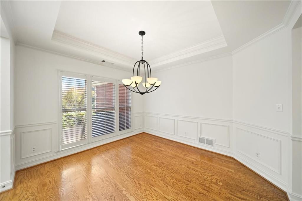 1560 Oak Park Cove