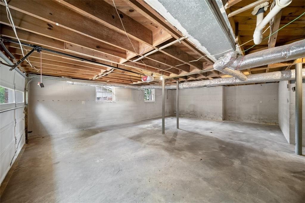 761 Lynn Circle SW
