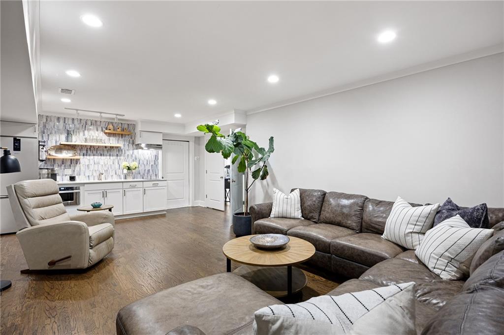 259 Hampton Terrace NE