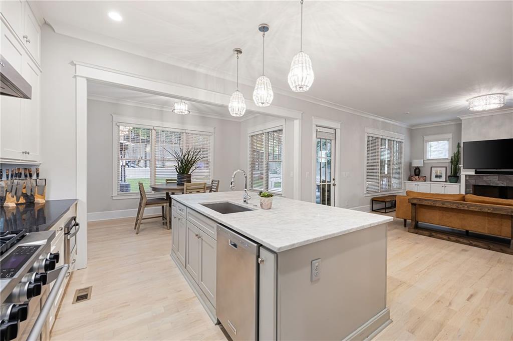 259 Hampton Terrace NE