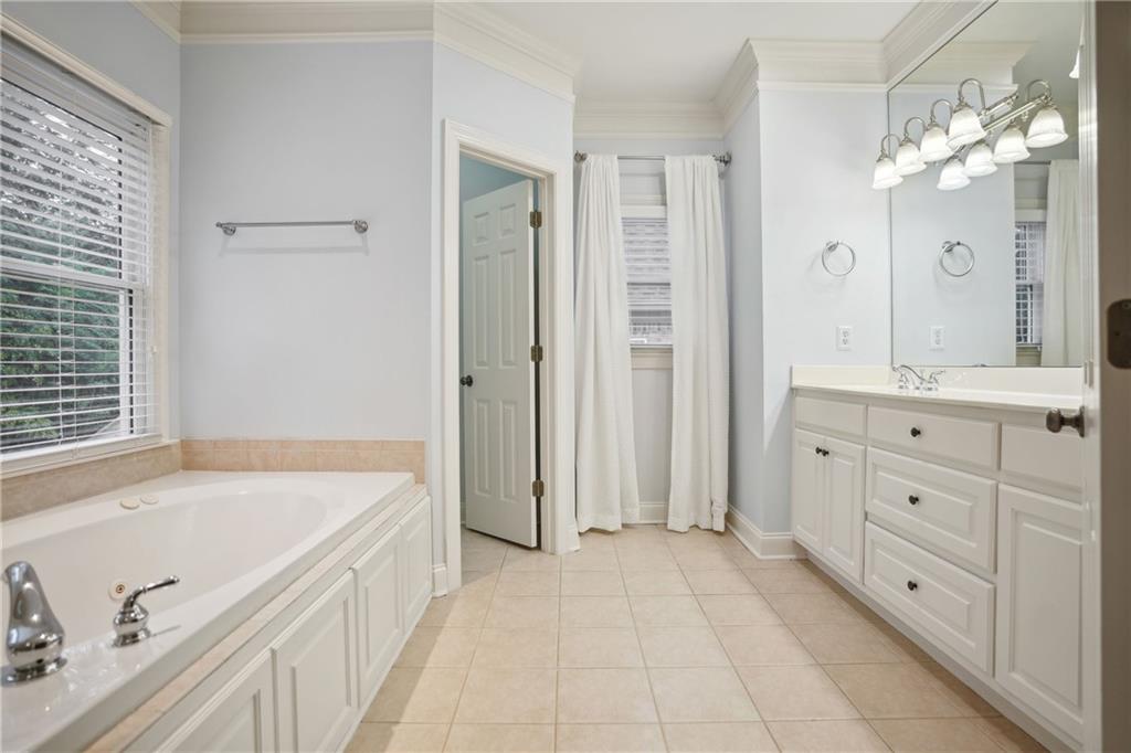 1064 Standard Drive NE