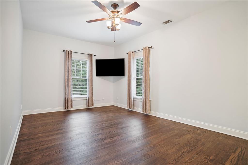 1064 Standard Drive NE