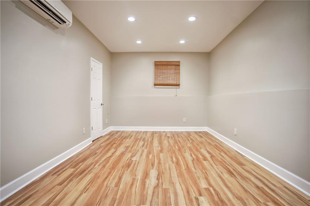 1064 Standard Drive NE