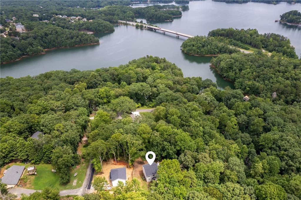 6055 Lakeside Court