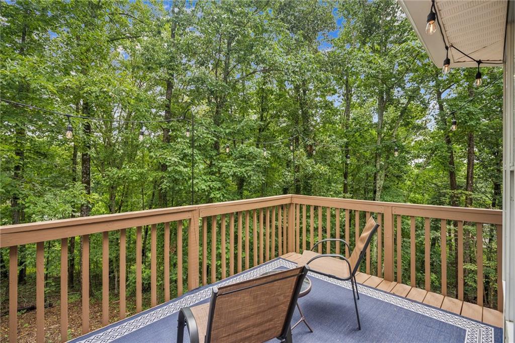 6055 Lakeside Court