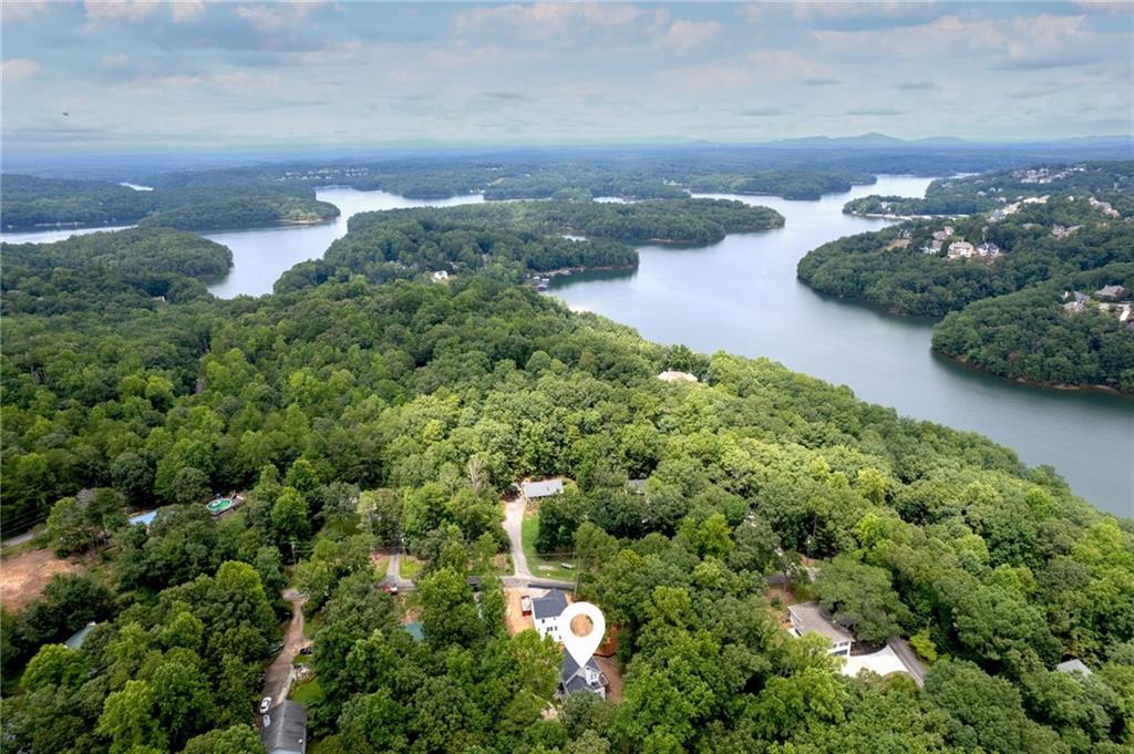 6055 Lakeside Court