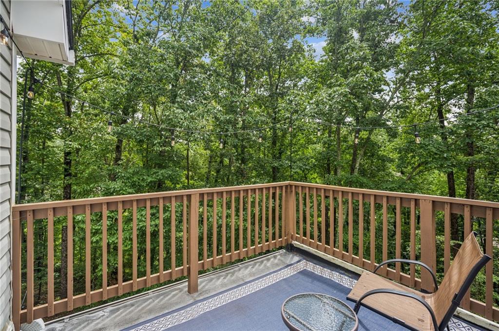 6055 Lakeside Court