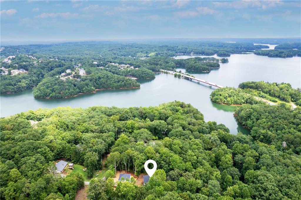 6055 Lakeside Court