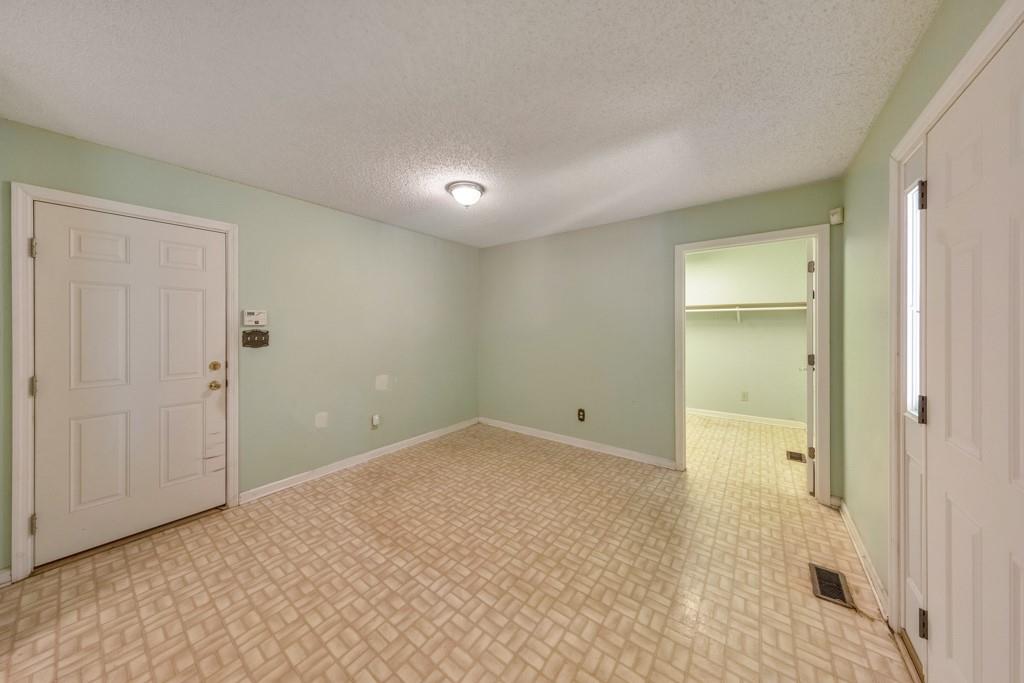 1950 McAdoo Court SW