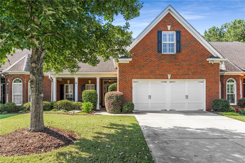 5575 Villa Lake Court