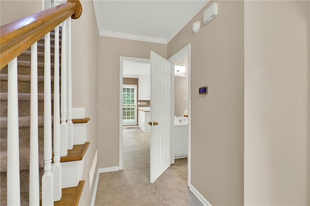 1005 Springharbor Walk