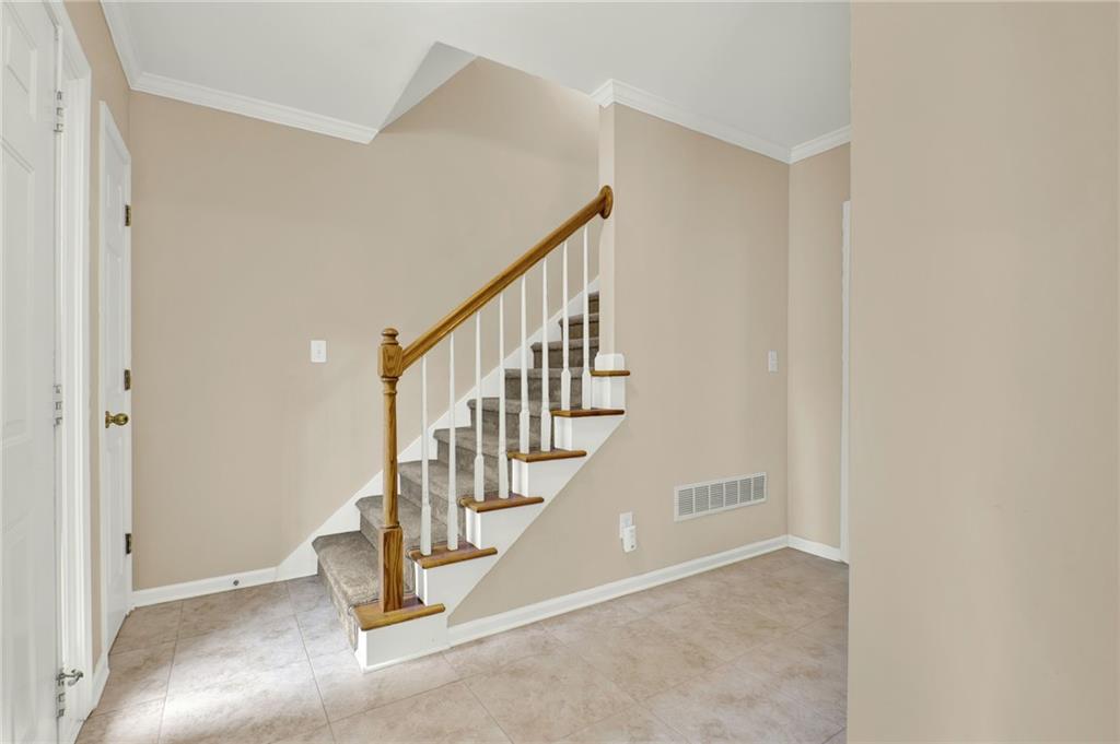 1005 Springharbor Walk