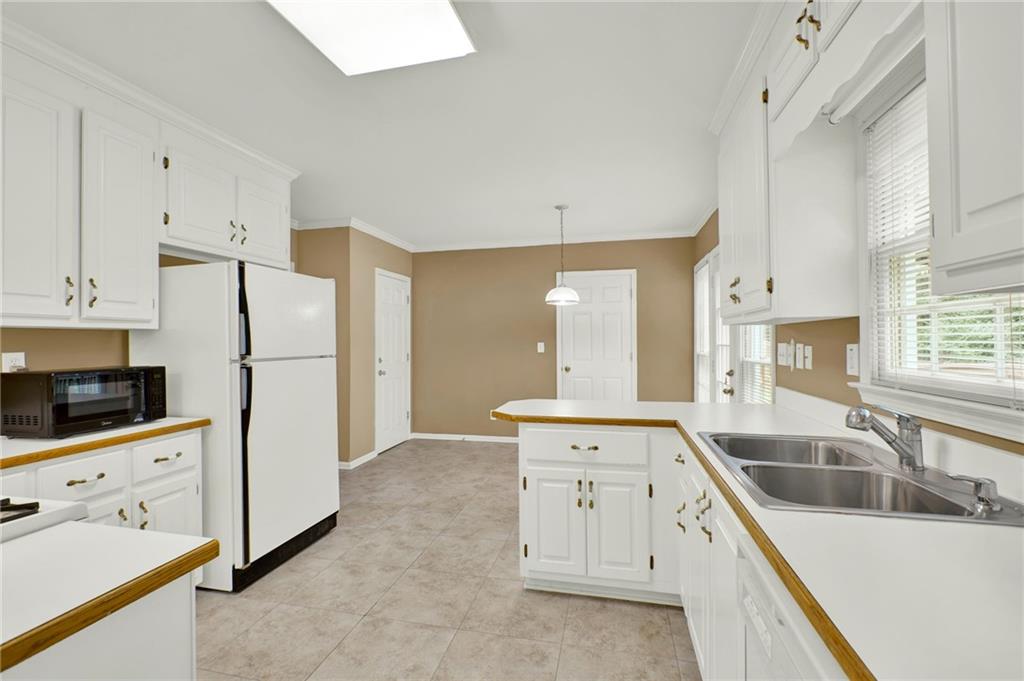 1005 Springharbor Walk