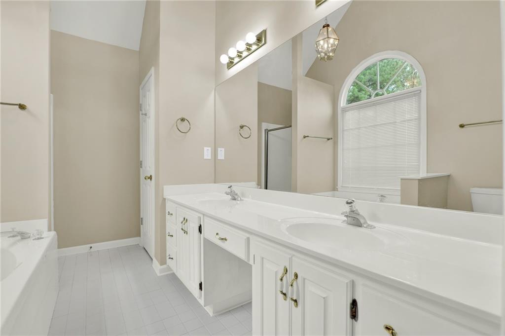 1005 Springharbor Walk