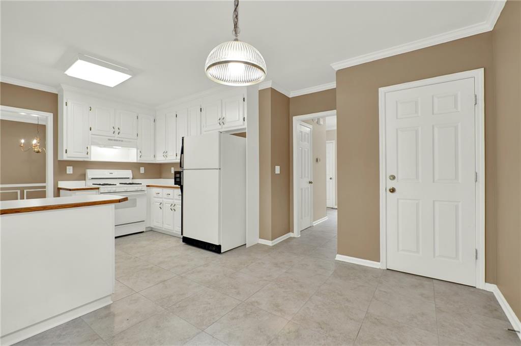 1005 Springharbor Walk