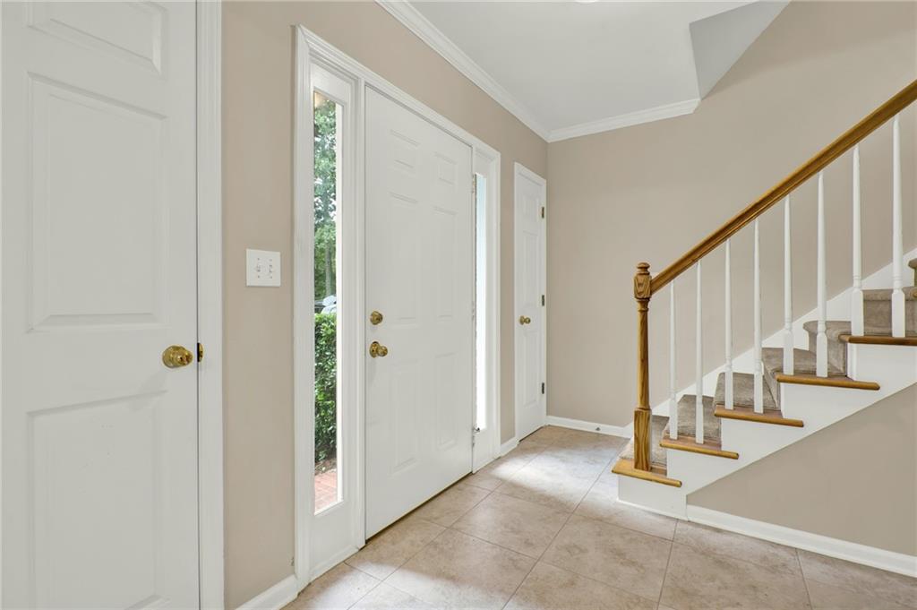 1005 Springharbor Walk