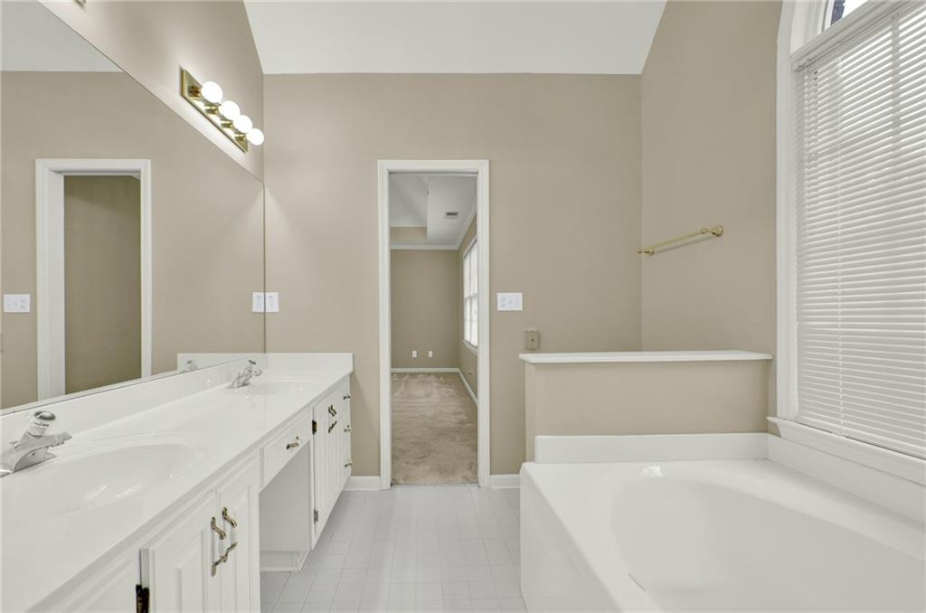 1005 Springharbor Walk