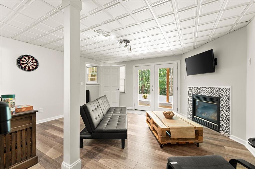 313 Thorntree Lane
