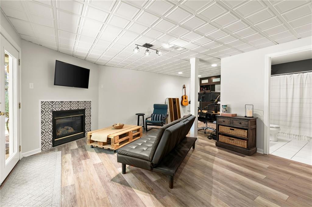313 Thorntree Lane