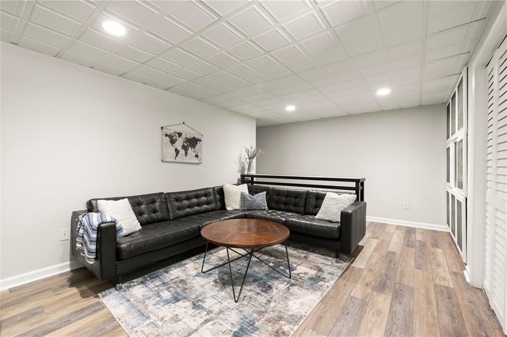313 Thorntree Lane