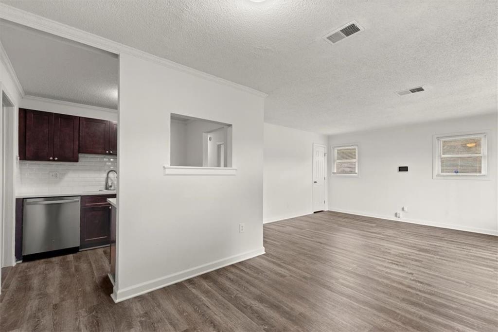 10 Burch Avenue S