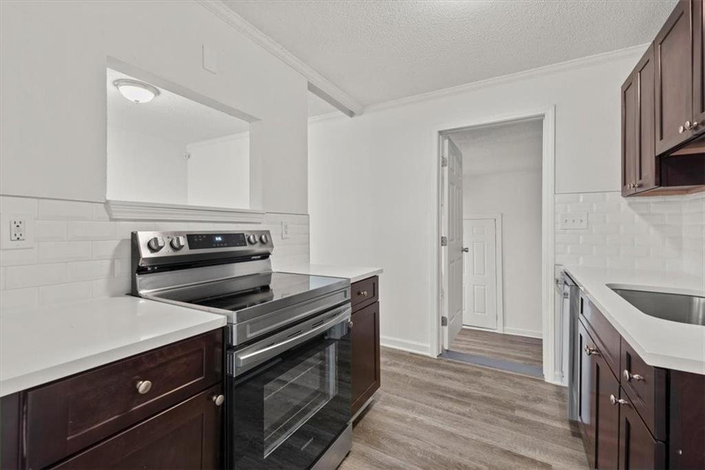 10 Burch Avenue S