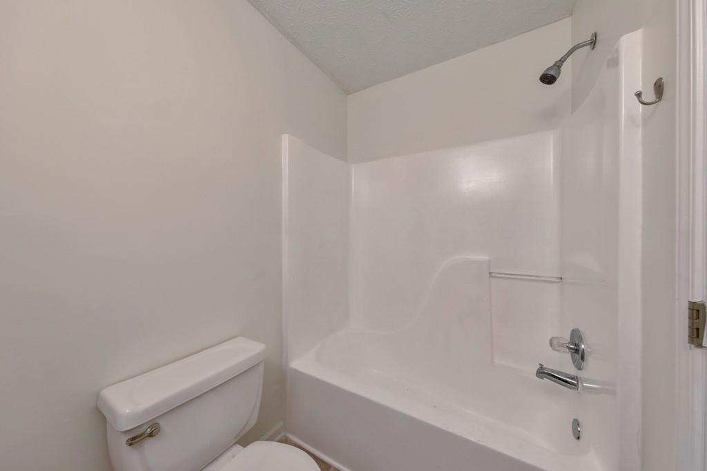 304 Queensbury Walk