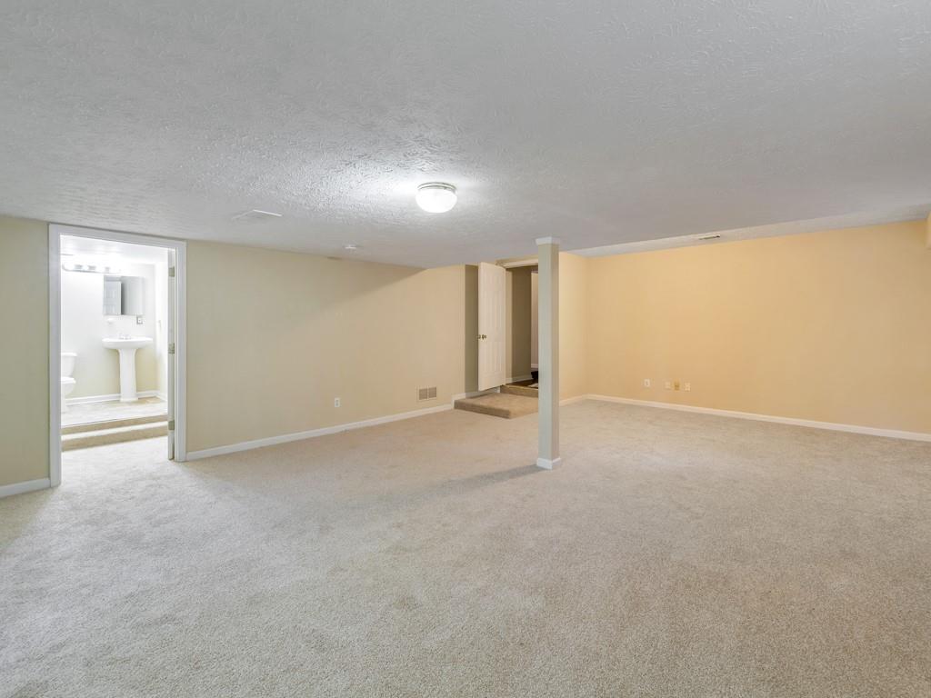 304 Queensbury Walk
