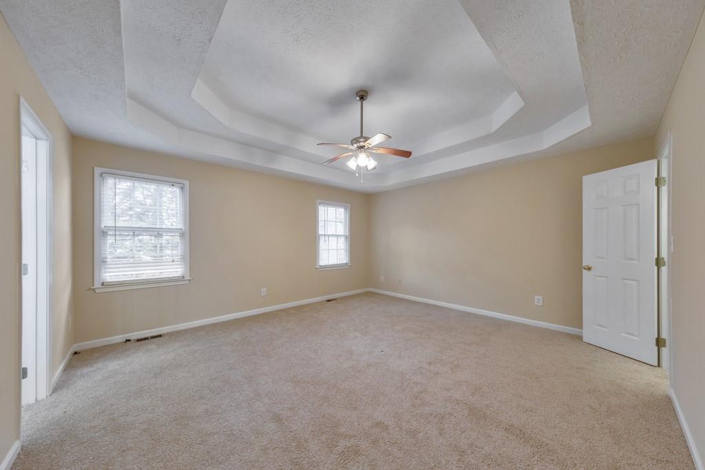 304 Queensbury Walk