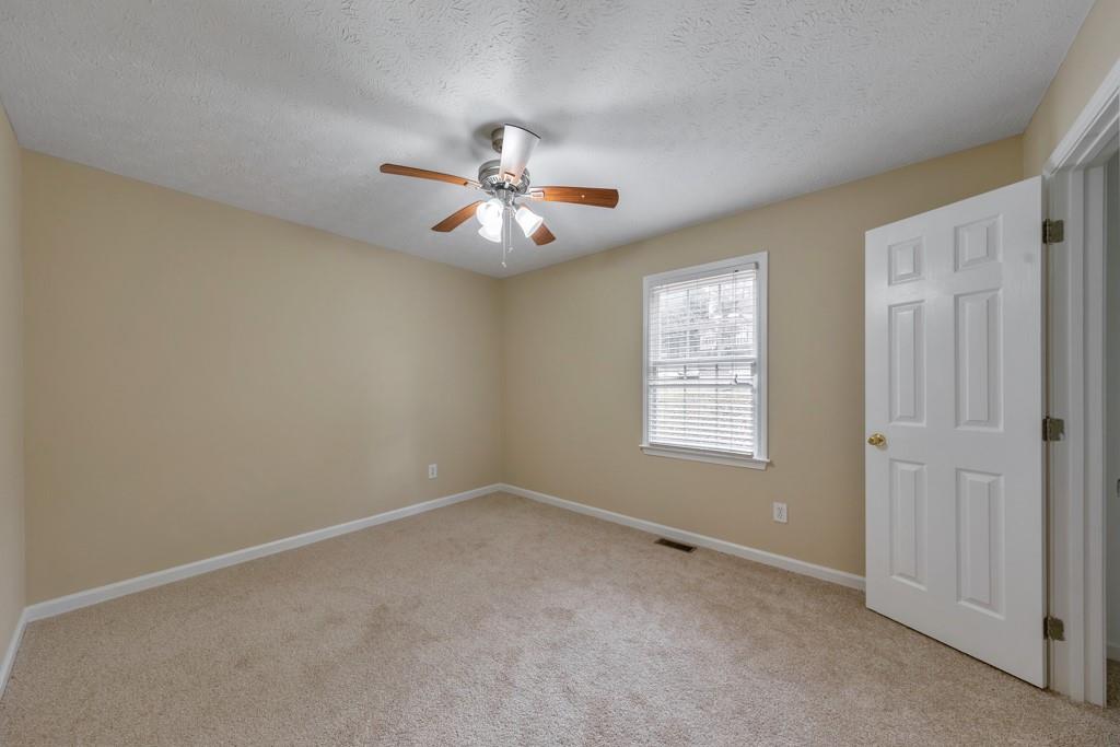 304 Queensbury Walk