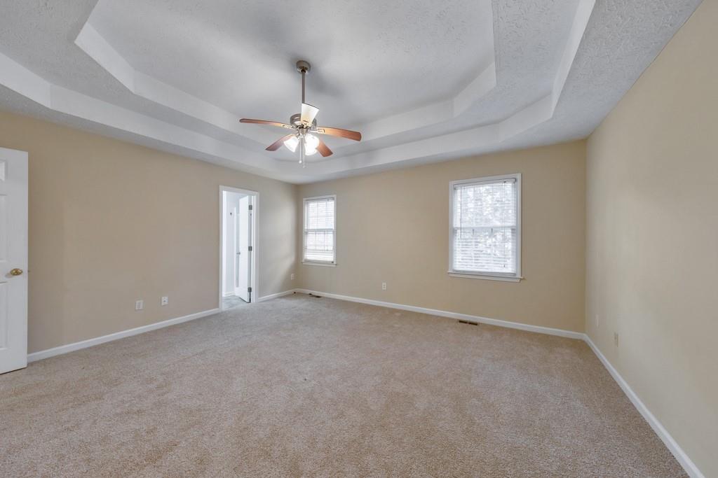 304 Queensbury Walk