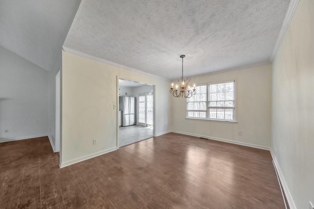 304 Queensbury Walk