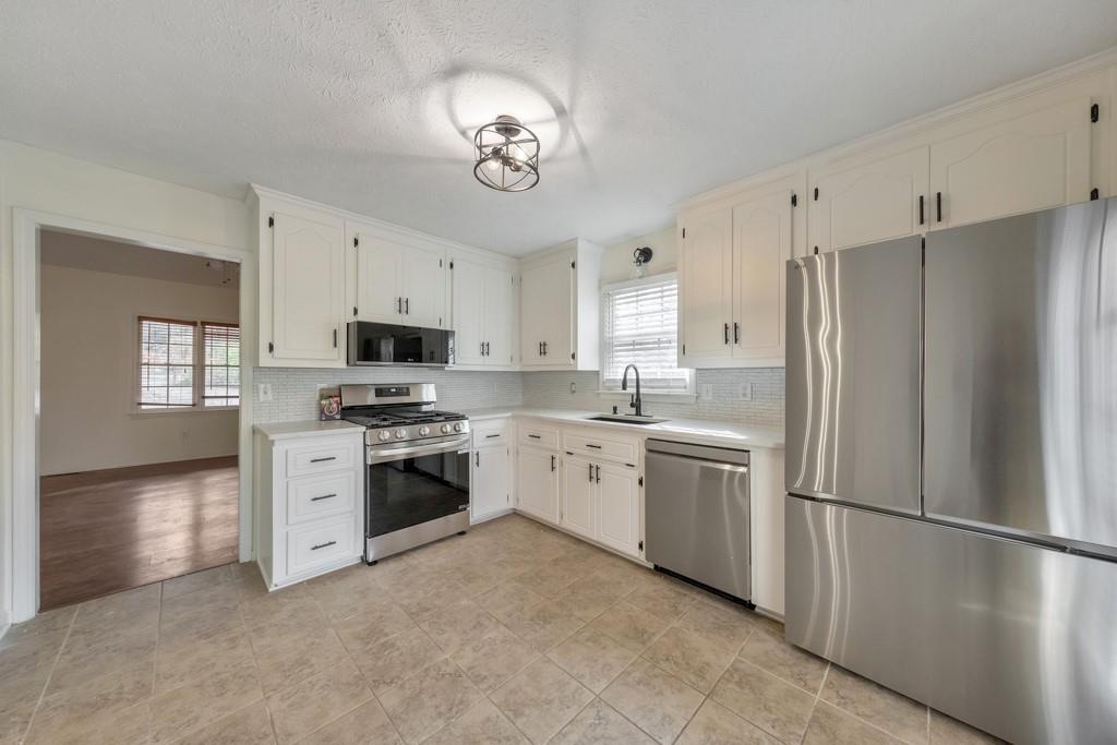 304 Queensbury Walk